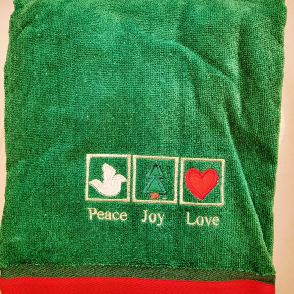 Vintage 3 Pc. Set Christmas Holiday Towels, Made in Thailand by Jay Franco - Picture 7 of 9